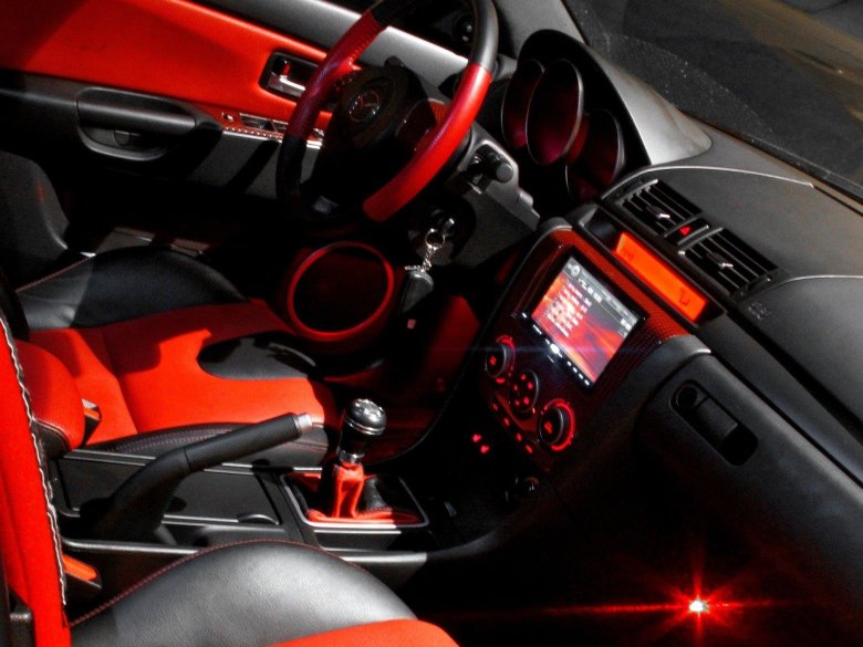 Мазда 3 бк хэтчбек салон