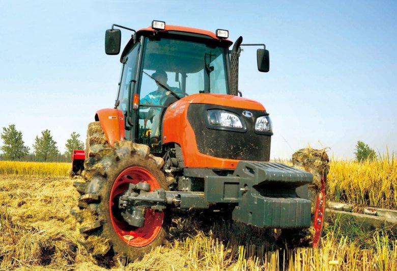 Коммунальный трактор kubota m704kq