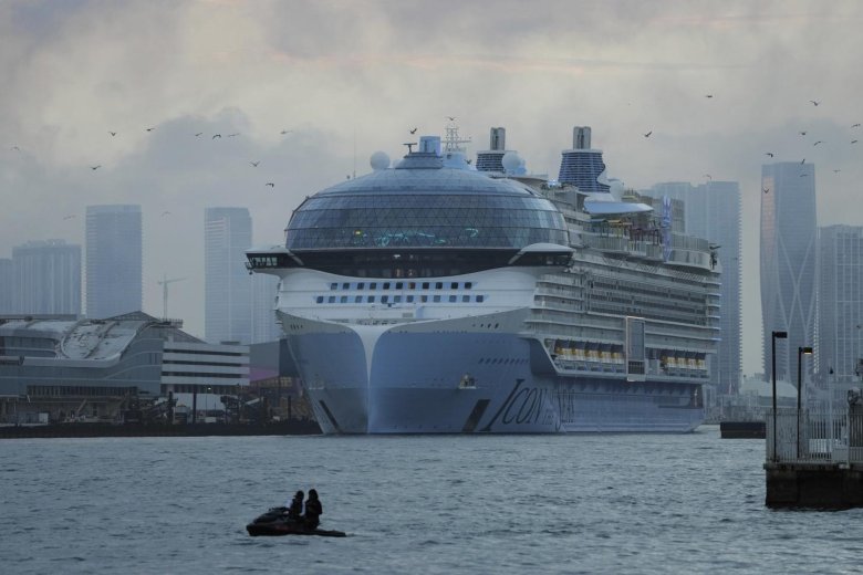 World s biggest cruise ship