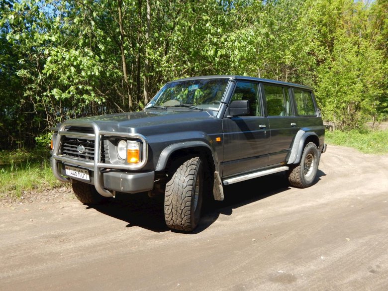 Nissan patrol iv (y60)