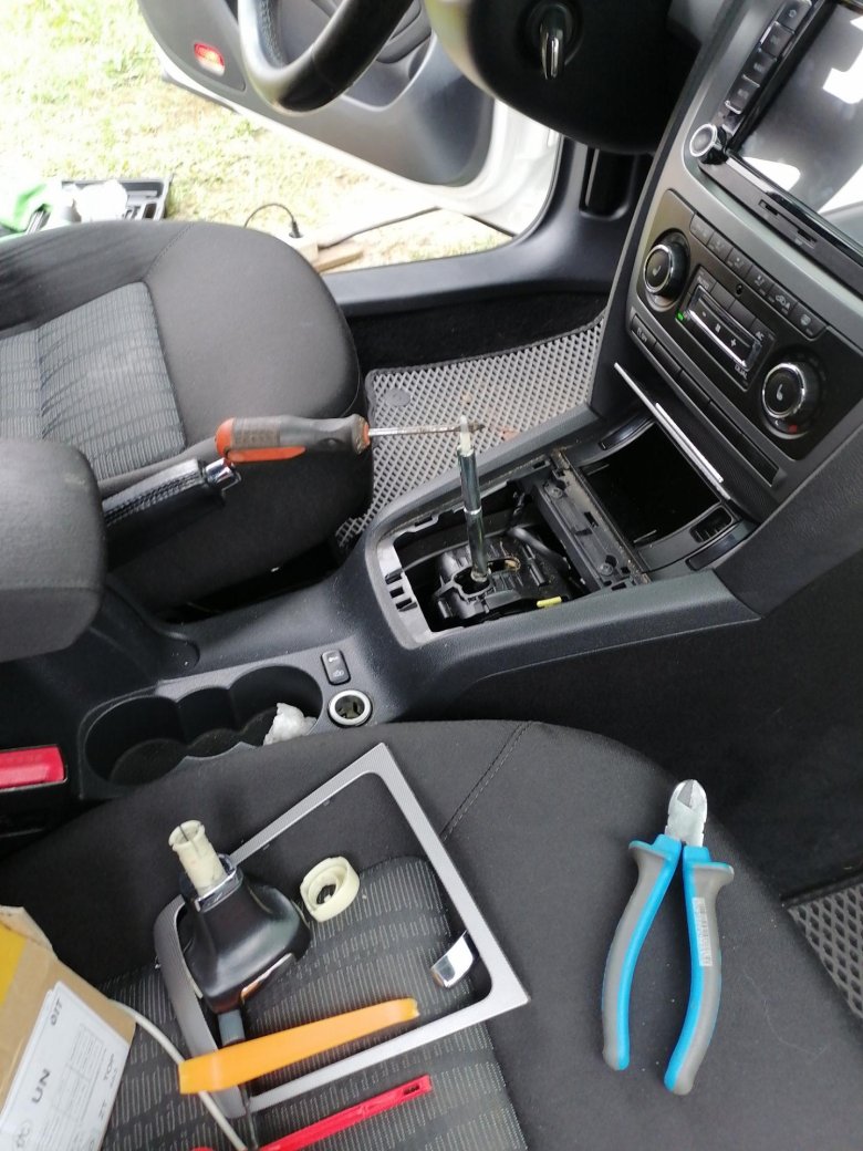 Octavia a5 ручка акпп перетянутая