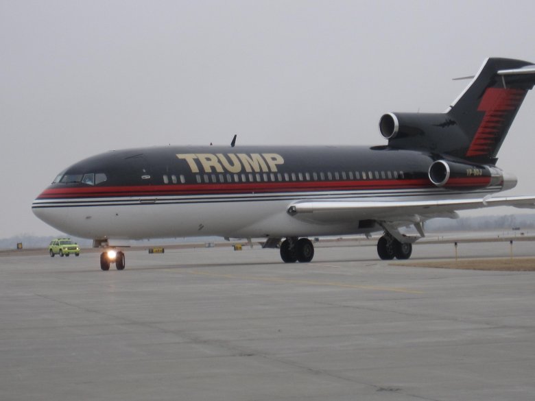 Самолет трампа боинг 757