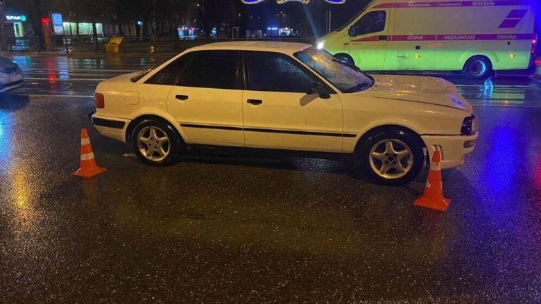 Автомобиль во