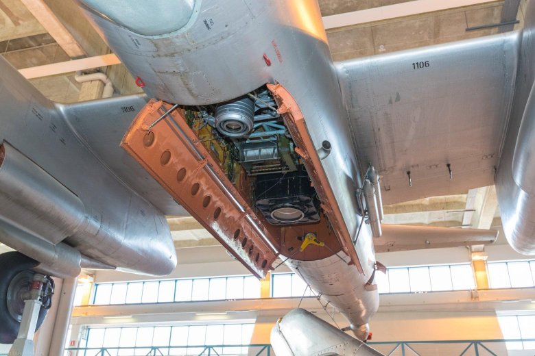 Кабина самолета ил28