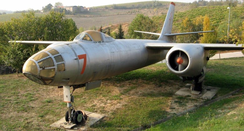 Самолет ил 28