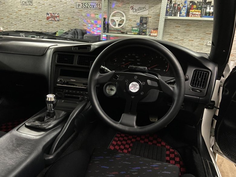 Nissan skyline r32 салон