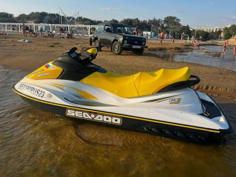 Катание на гидроцикле