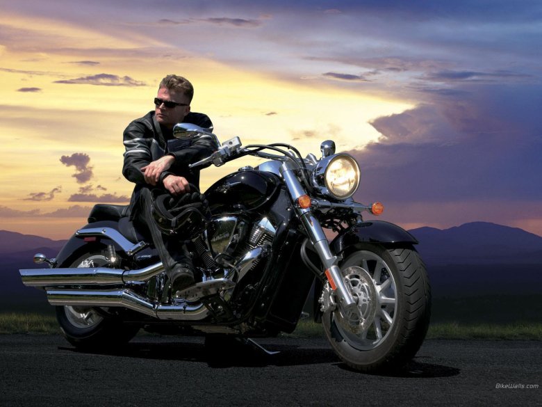 Байкерский мотоцикл харлей дэвидсон