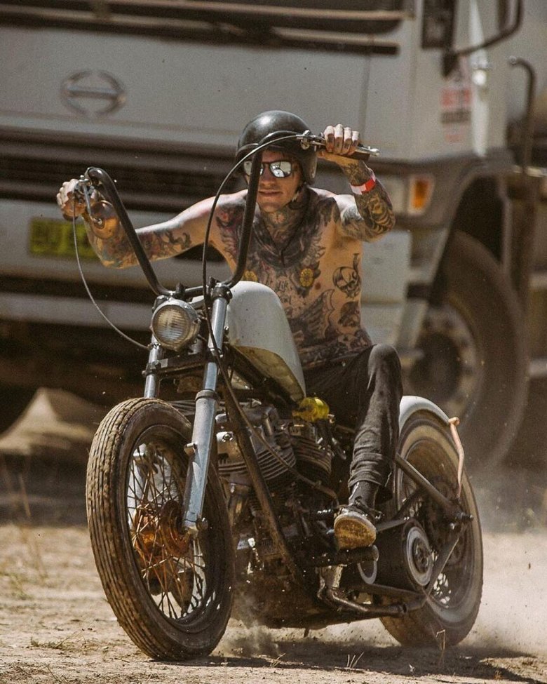 Байкер харлей дэвидсон