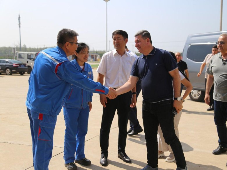 Гнел саносян