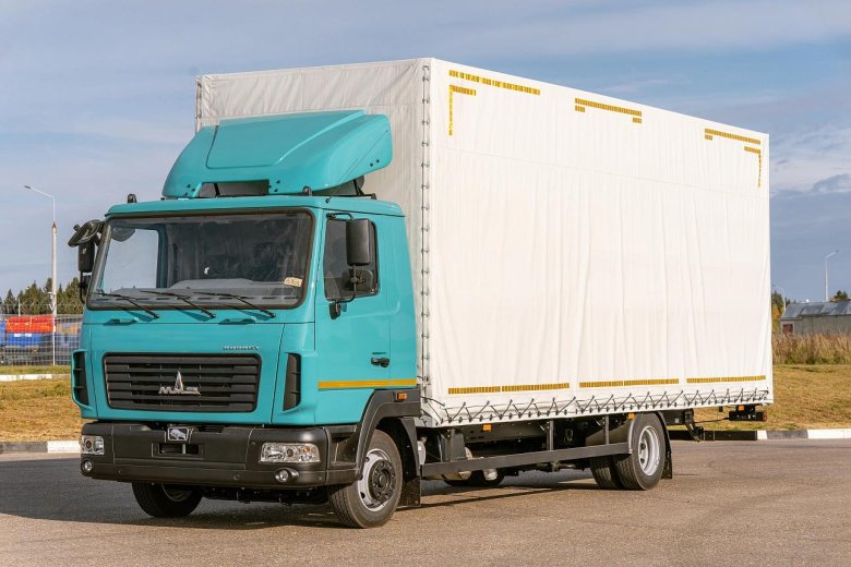 Тентованный грузовик