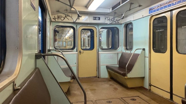 Старые вагоны метро