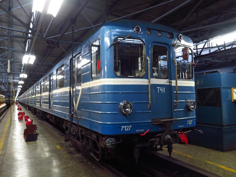 Метровагон ема 502