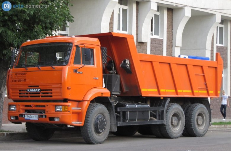 Грузовик камаз 6520