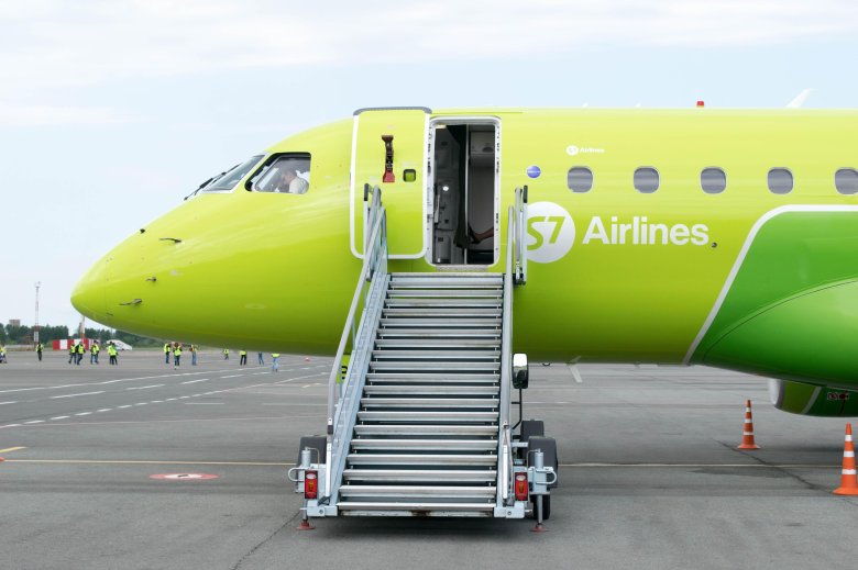 Самолёт s 7 airlines