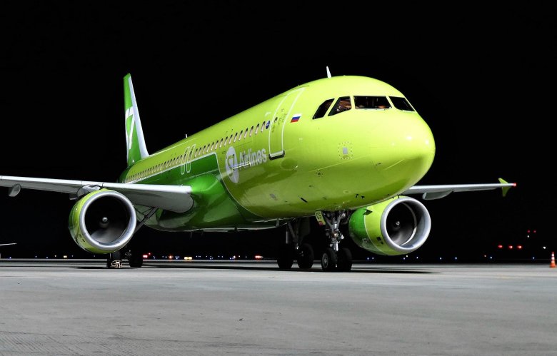 Самолет сибирь s7