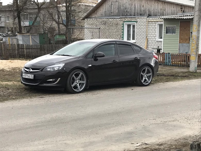 Opel astra j седан r 18