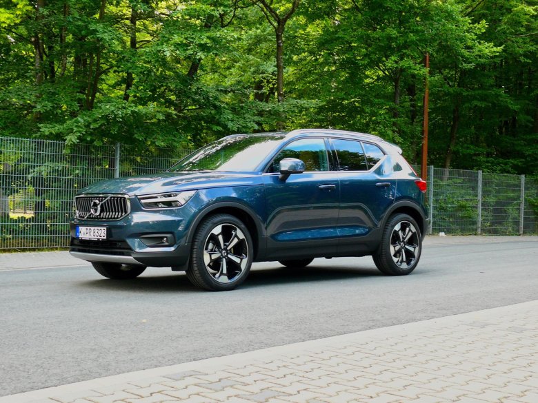 Volvo xc40 blue denim