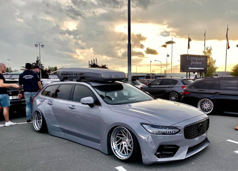 Volvo v90 stance