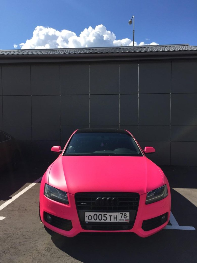 Розовая ауди а 5