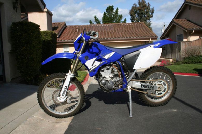 Кроссовый мотоцикл yamaha