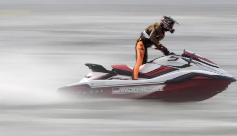 Спортивный гидроцикл