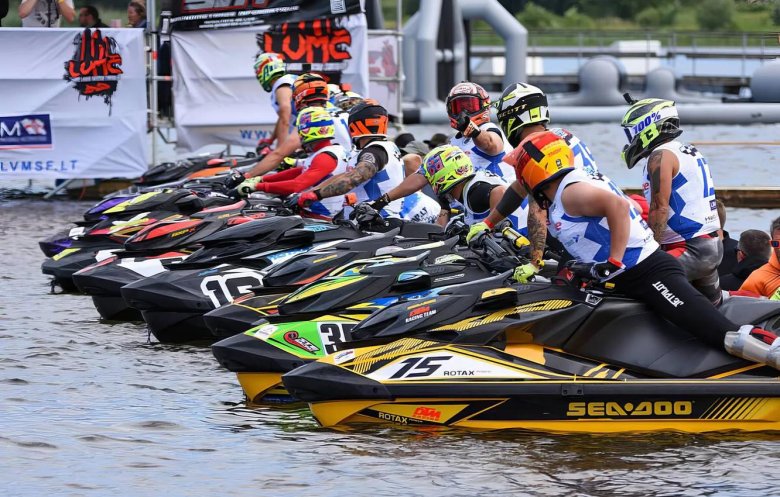 Гонки на гидроциклах