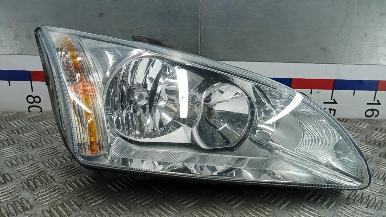 Фара передняя правая ford focus 2