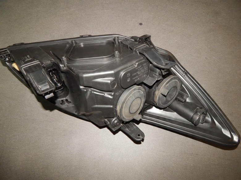 Фара переднего левого