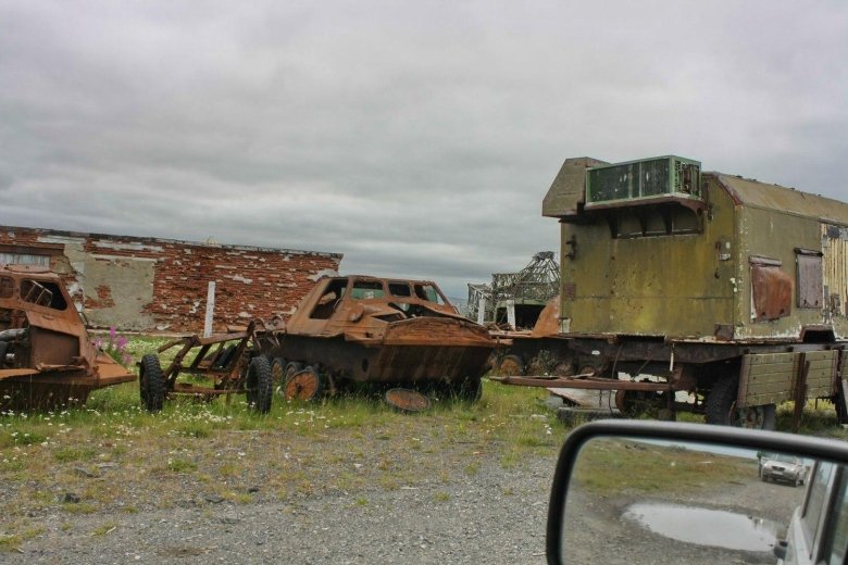 Брошенная военная техника на острове кильдин