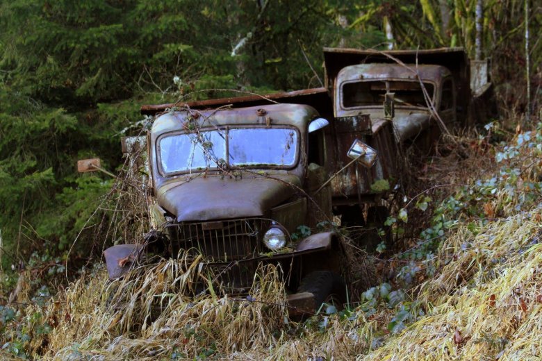 Старые заброшенные автомобили