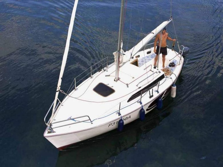 Парусно моторная яхта pegasus 750