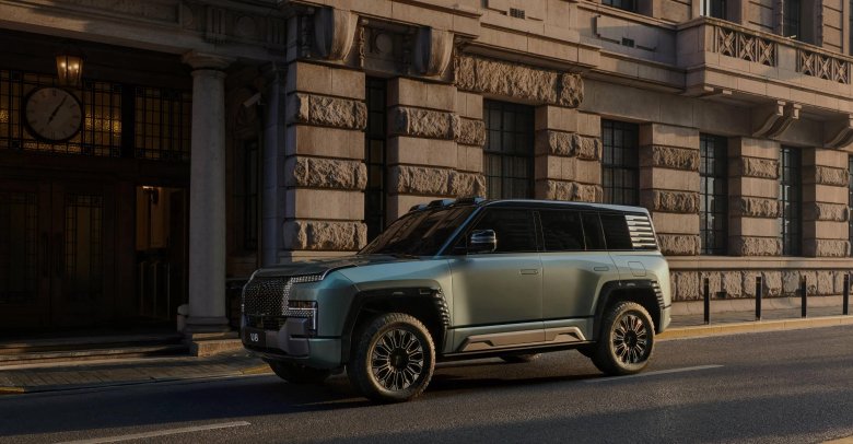 Китайский внедорожник byd u8