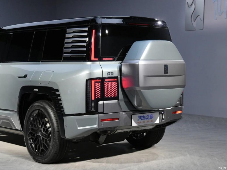 Электрический внедорожник