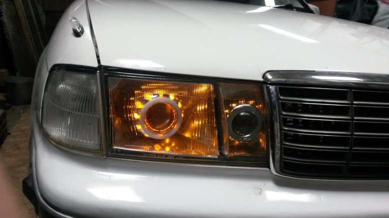 Фары тойота краун 141