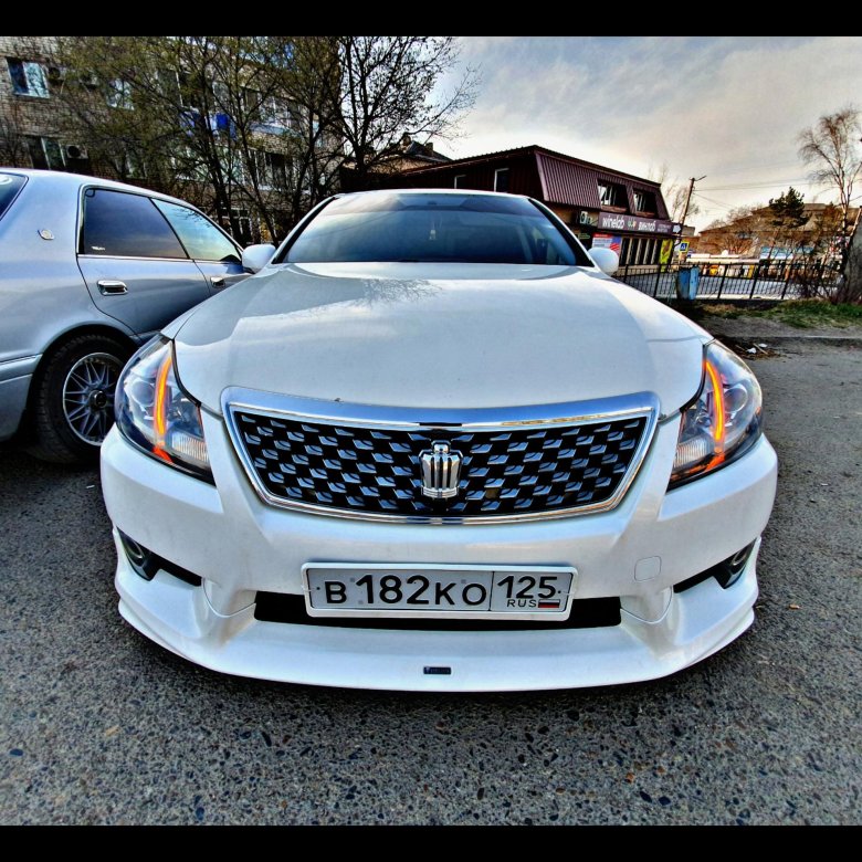 Toyota crown 2009 hybrid