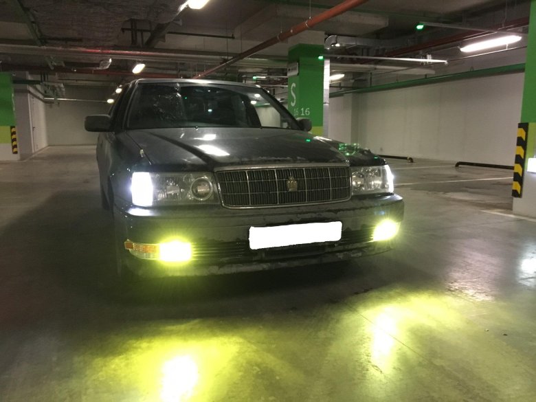 Toyota crown туманки
