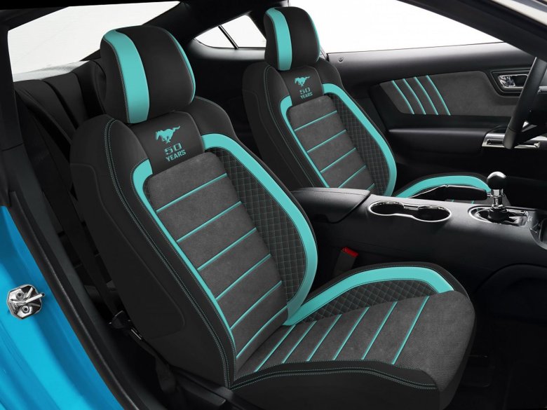 Чехлы на сидения автомобиля