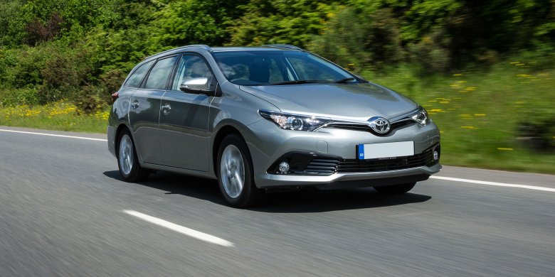 Toyota auris touring sports