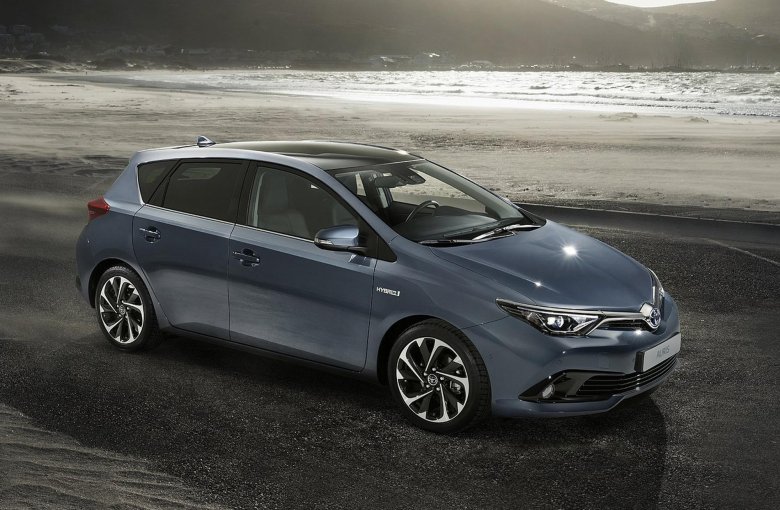 Тойота аурис 2016