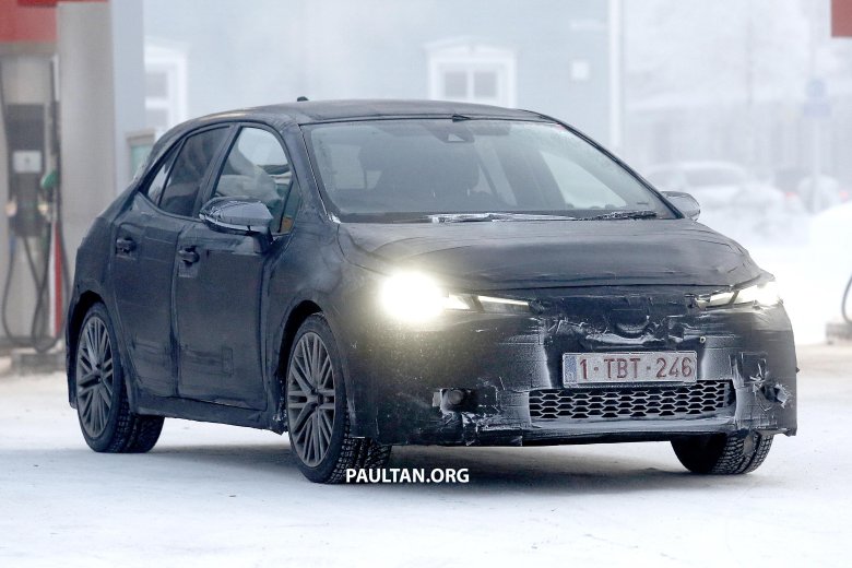 Тойота аурис 2018 года