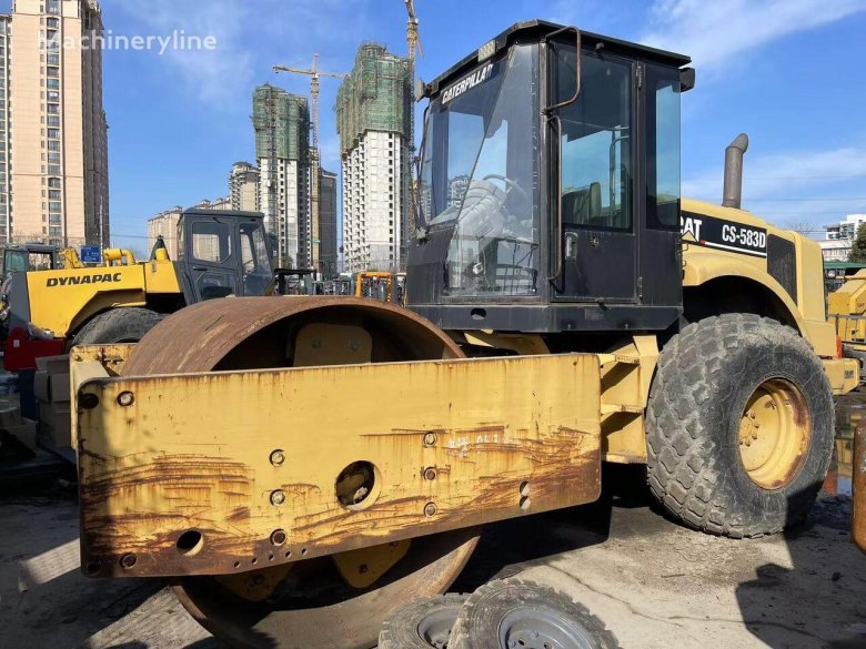 Виброкаток caterpillar cs56