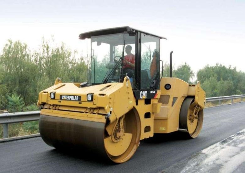 Катерпиллер каток асфальтный