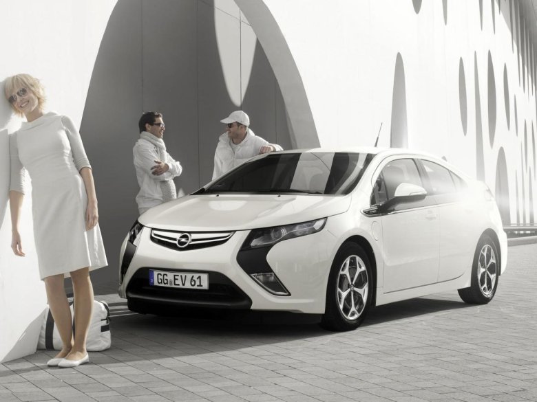 Opel ampera 2011