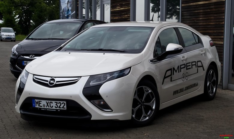 Opel ampera 2012