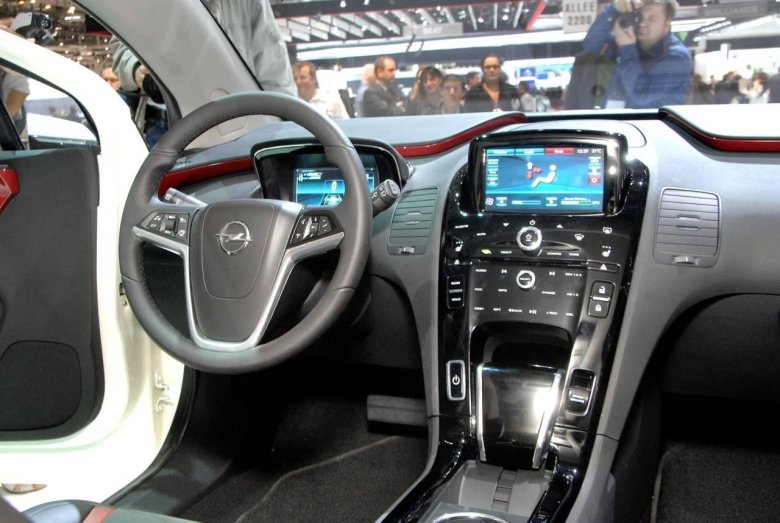 Opel ampera салон