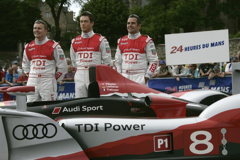 Audi r18 tdi 2011