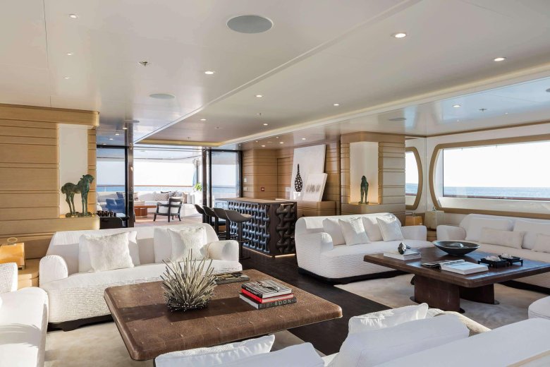 Яхта бенетти интерьер