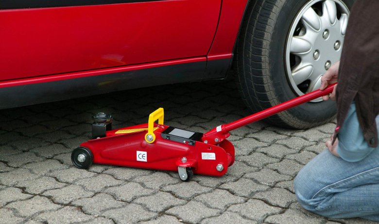 Домкрат подкатной 15т гидравлический