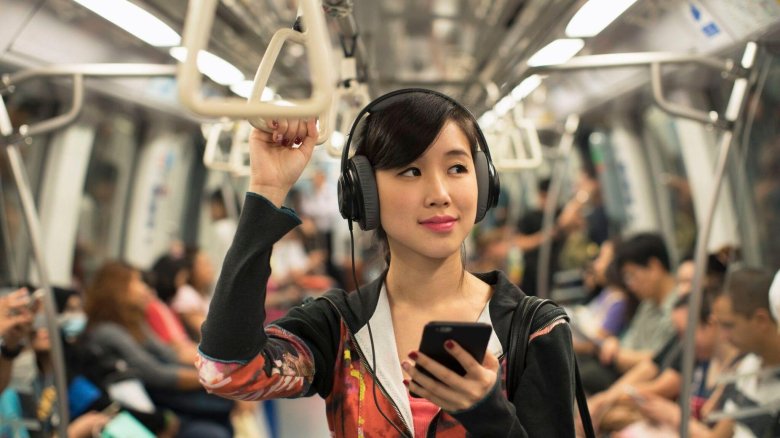 Японские девушки в метро